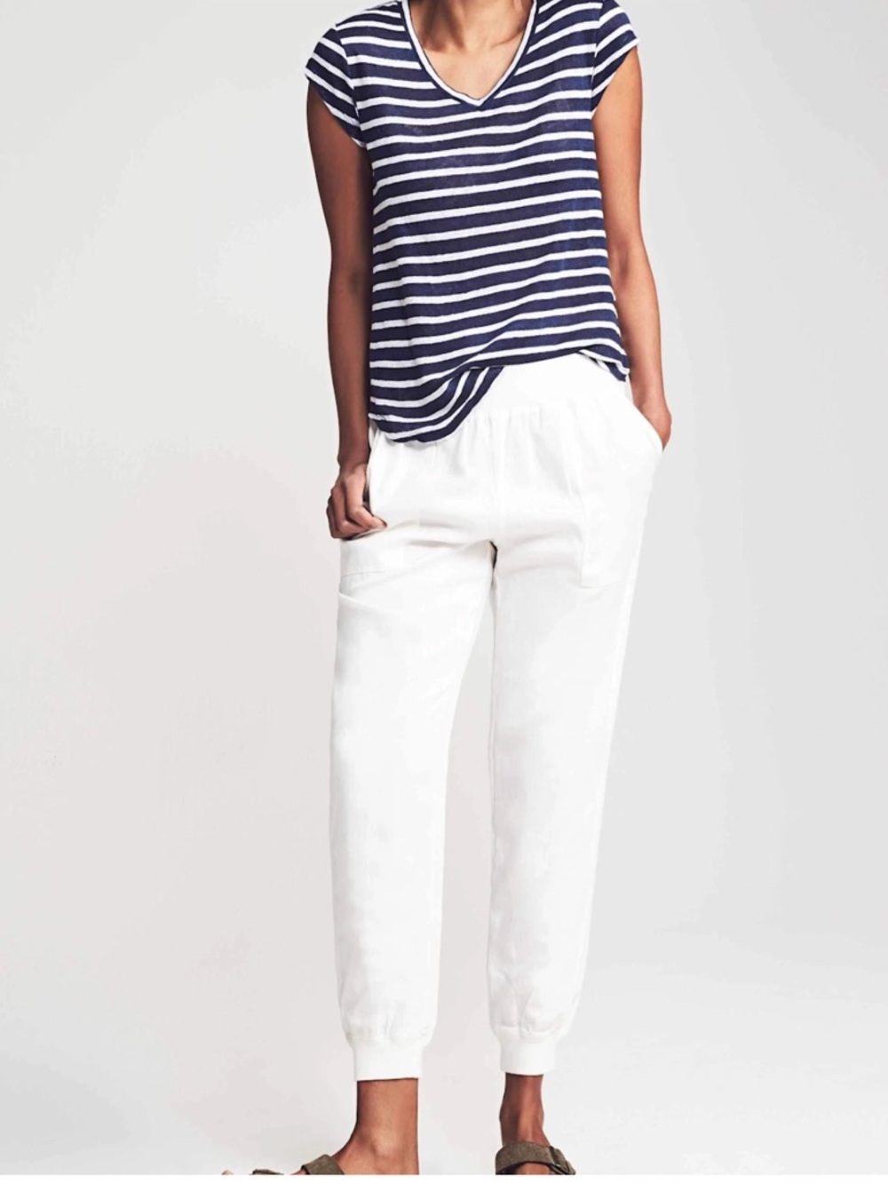 FAHERTY Arlie Day Pants - Pull-On Style.  Cotton linen blend.  Size M.  White